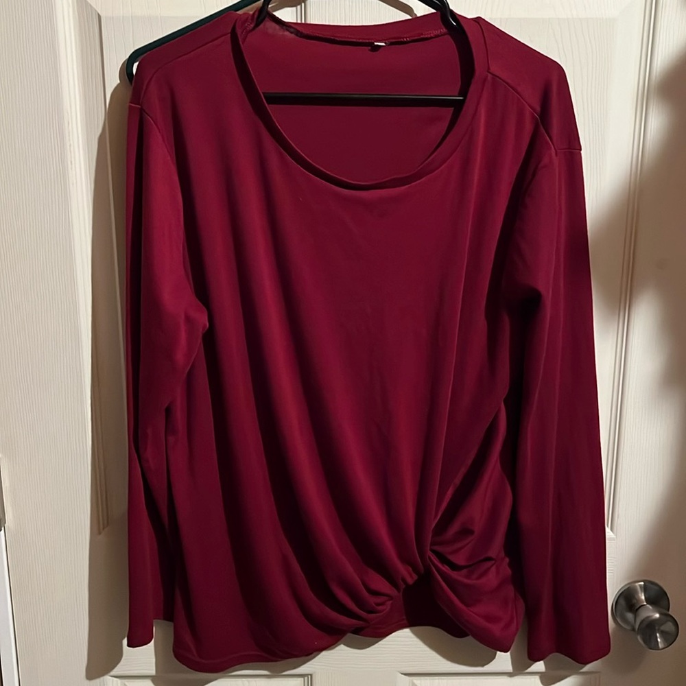 Women’s size xxl top maroon